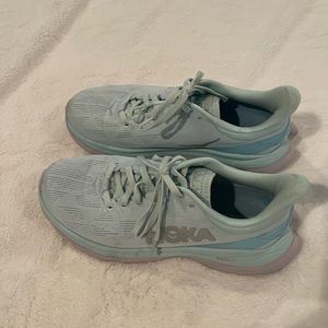 Hoka Mach 4